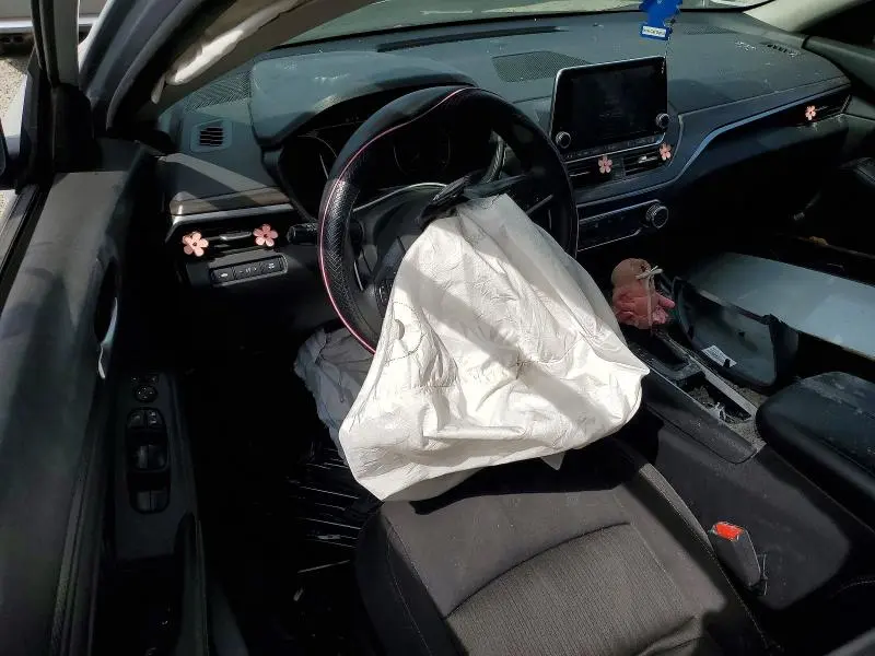2024 NISSAN ALTIMA SV  