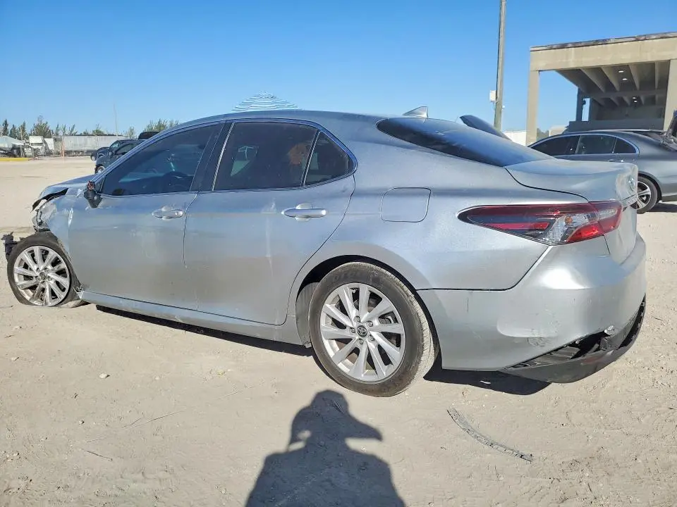 2022 TOYOTA CAMRY LE  