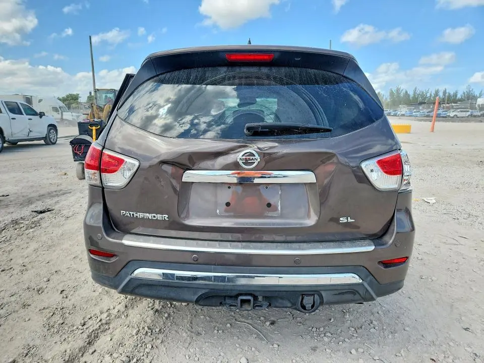2016 NISSAN PATHFINDER SL  