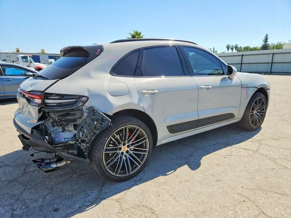 2024 PORSCHE MACAN S  