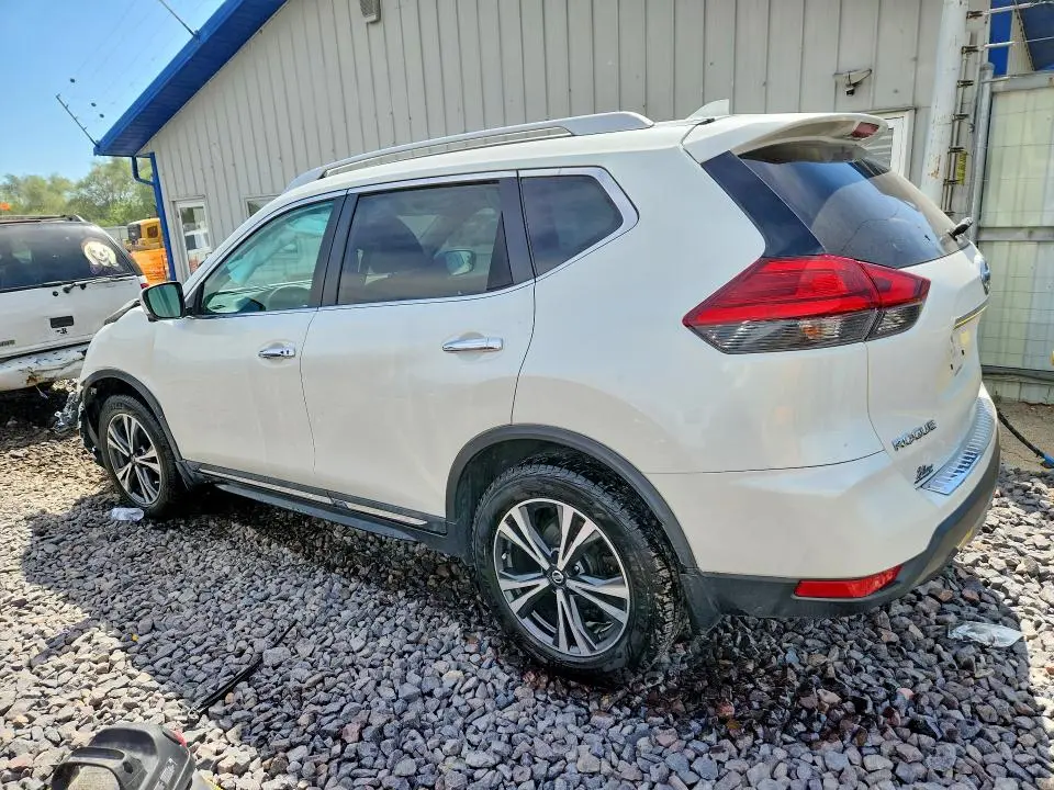 2017 NISSAN ROGUE SL  