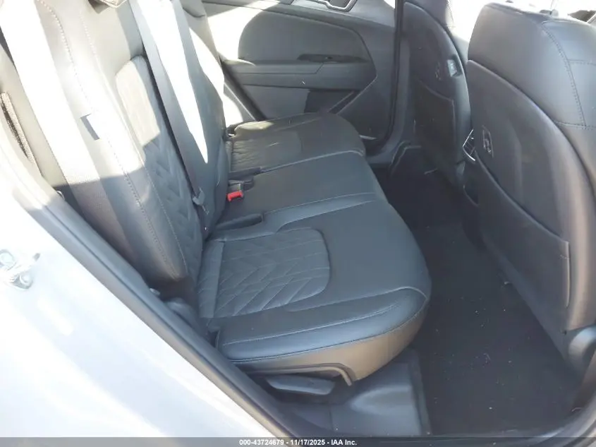 2025 KIA SPORTAGE X-LINE