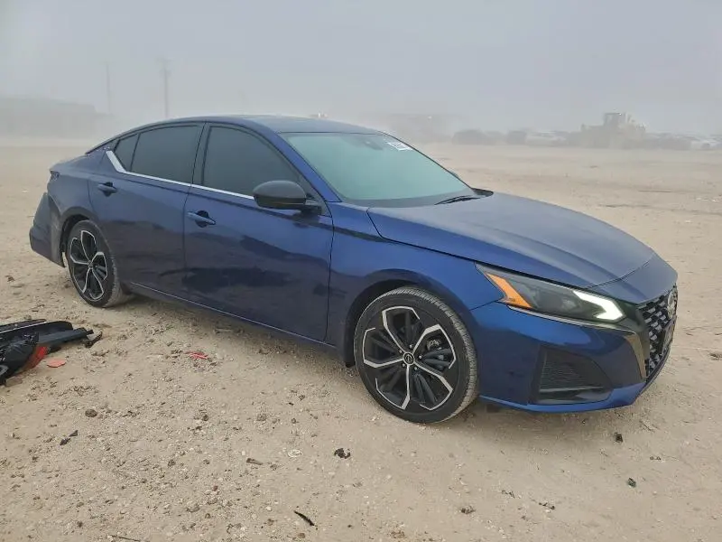 2024 NISSAN ALTIMA SR  