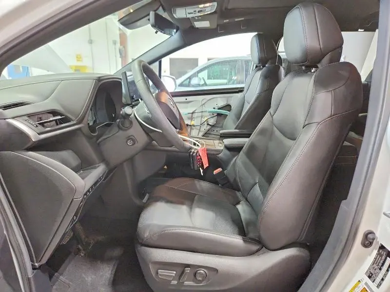 2025 TOYOTA SIENNA PLATINUM 7-PASSENGER  