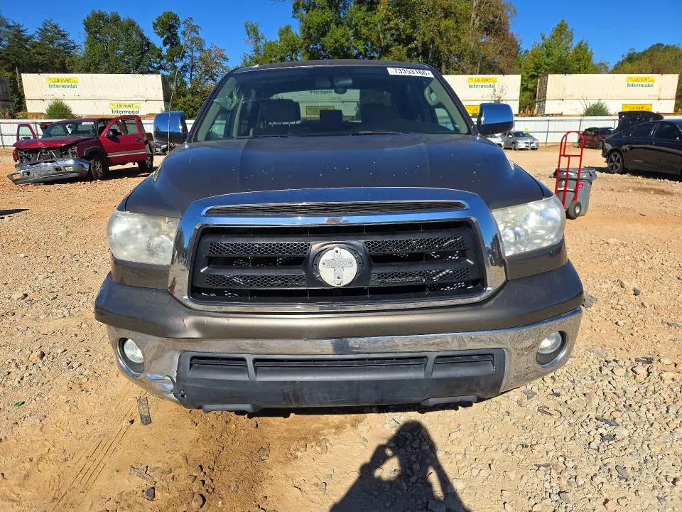 2011 TOYOTA TUNDRA CREWMAX SR5  