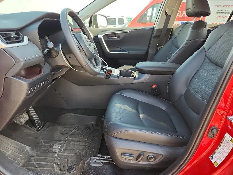 2025 TOYOTA RAV4 LIMITED  