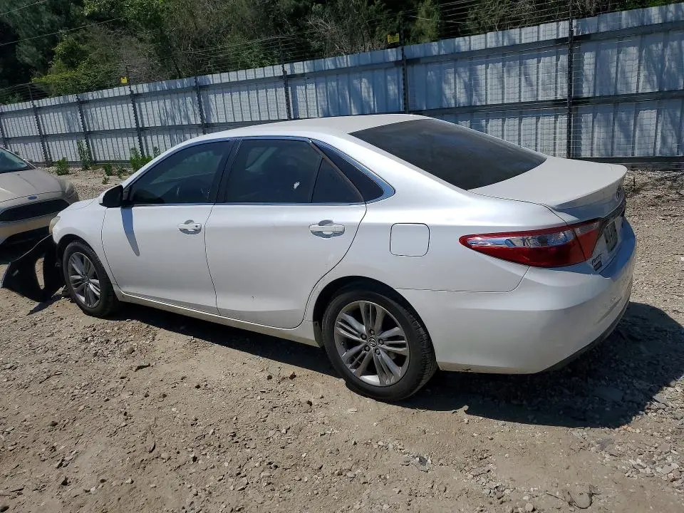 2016 TOYOTA CAMRY SE  