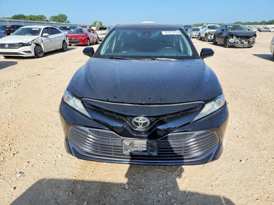 2020 TOYOTA CAMRY XLE  