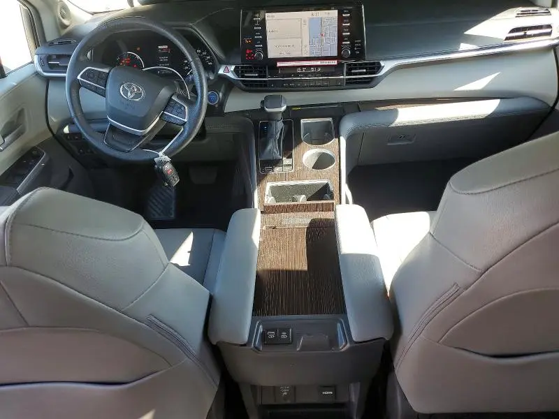 2024 TOYOTA SIENNA XLE 7-PASSENGER  