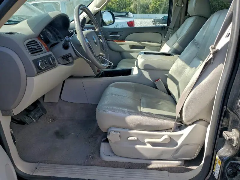 2011 CHEVROLET SUBURBAN K1500 LT  