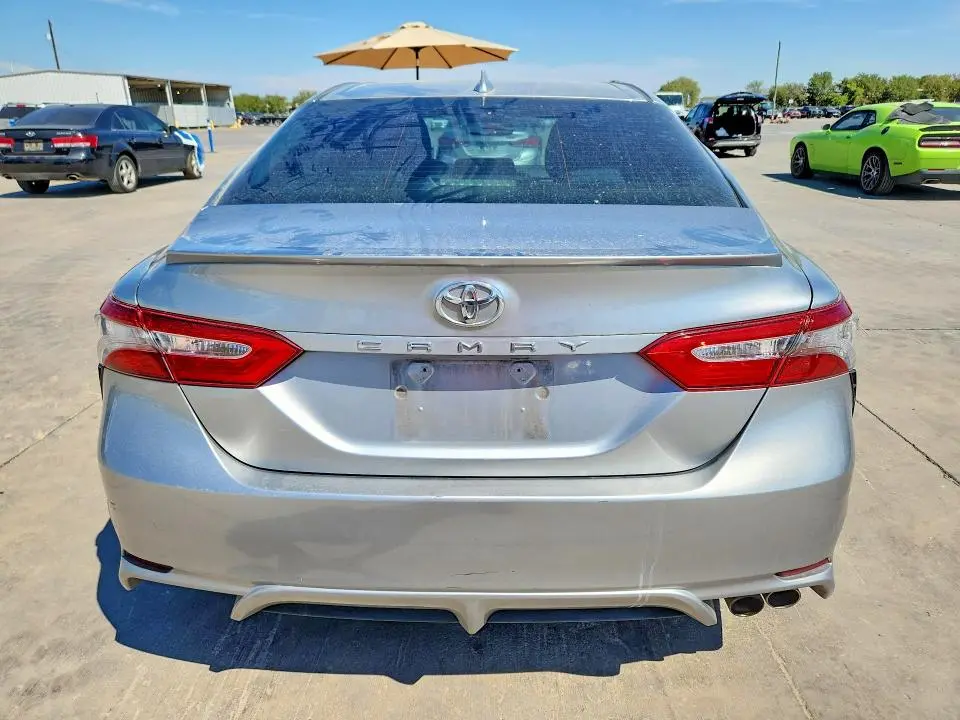 2019 TOYOTA CAMRY SE  