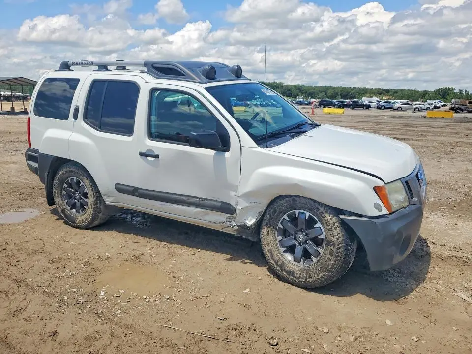 2015 NISSAN XTERRA PRO-4X  