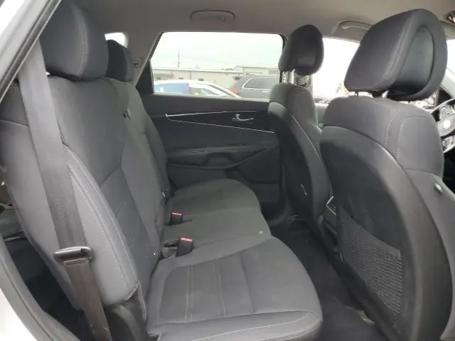 2016 KIA SORENTO LX  