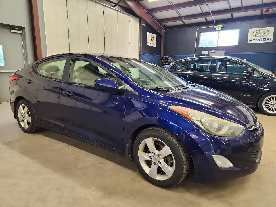 2013 HYUNDAI ELANTRA   