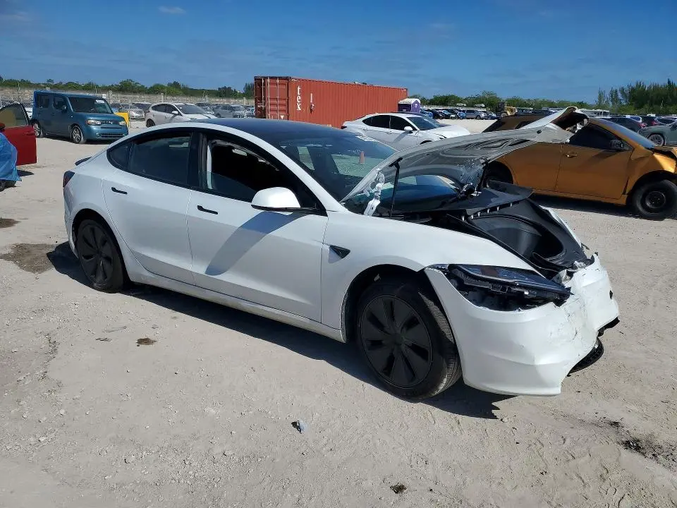 2025 TESLA MODEL 3   