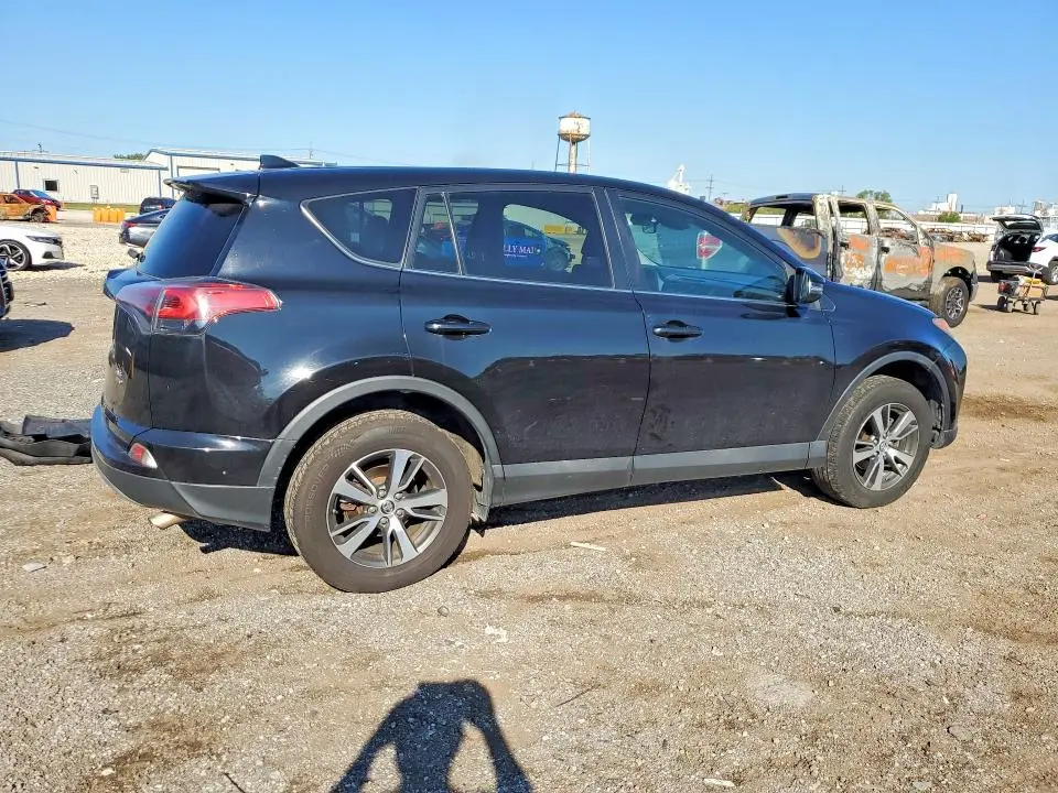 2018 TOYOTA RAV4 XLE  