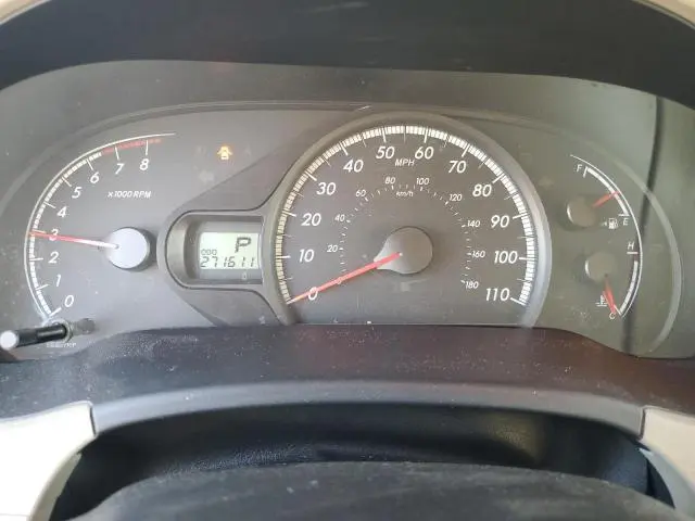 2013 TOYOTA SIENNA LE  