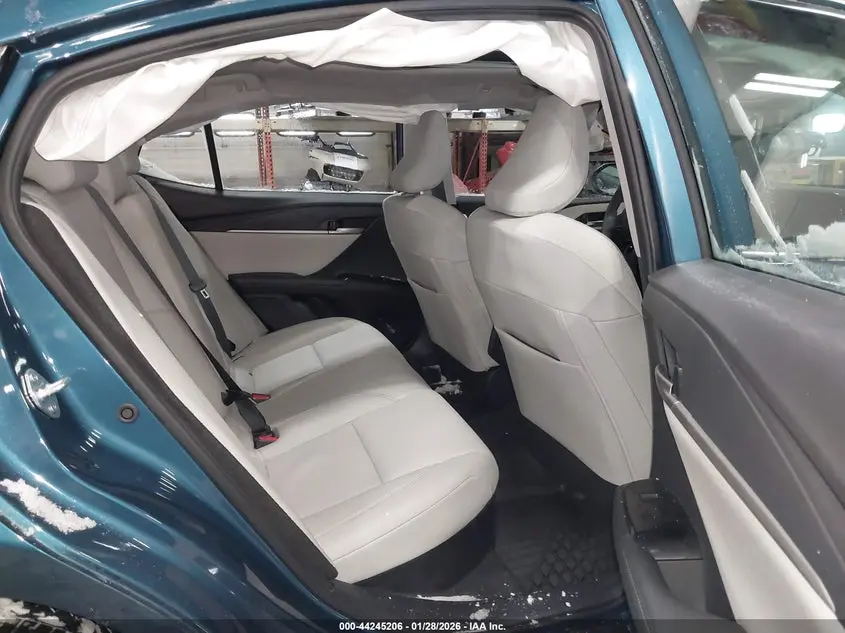 2025 TOYOTA CAMRY XLE