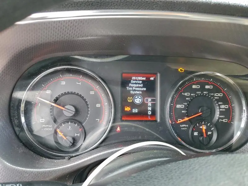 2012 DODGE CHARGER SE  