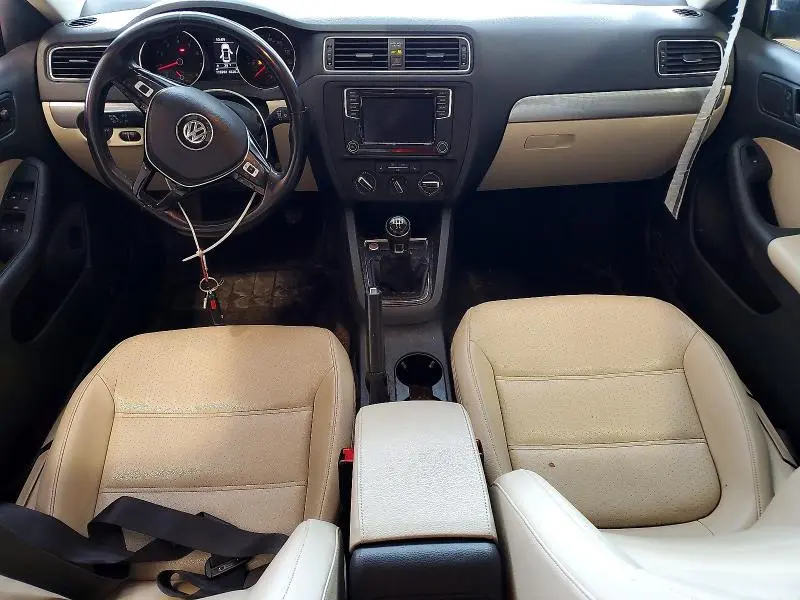 2017 VOLKSWAGEN JETTA SE  