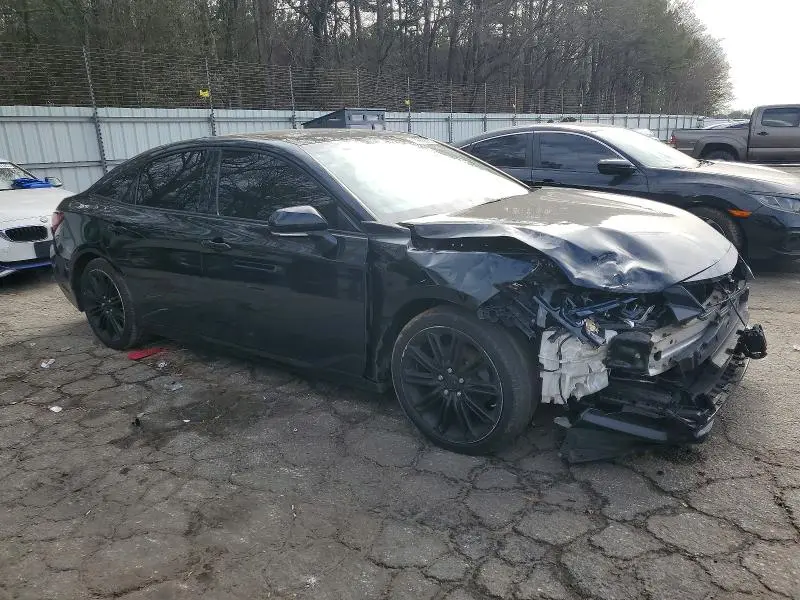 2019 TOYOTA AVALON XLE  