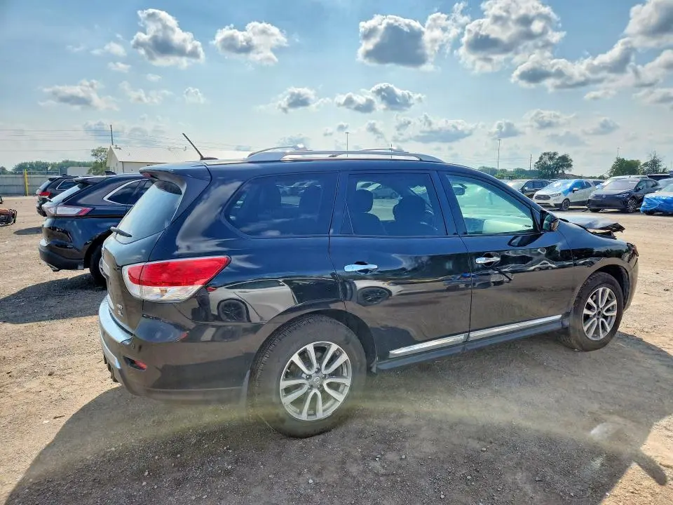 2016 NISSAN PATHFINDER SL  