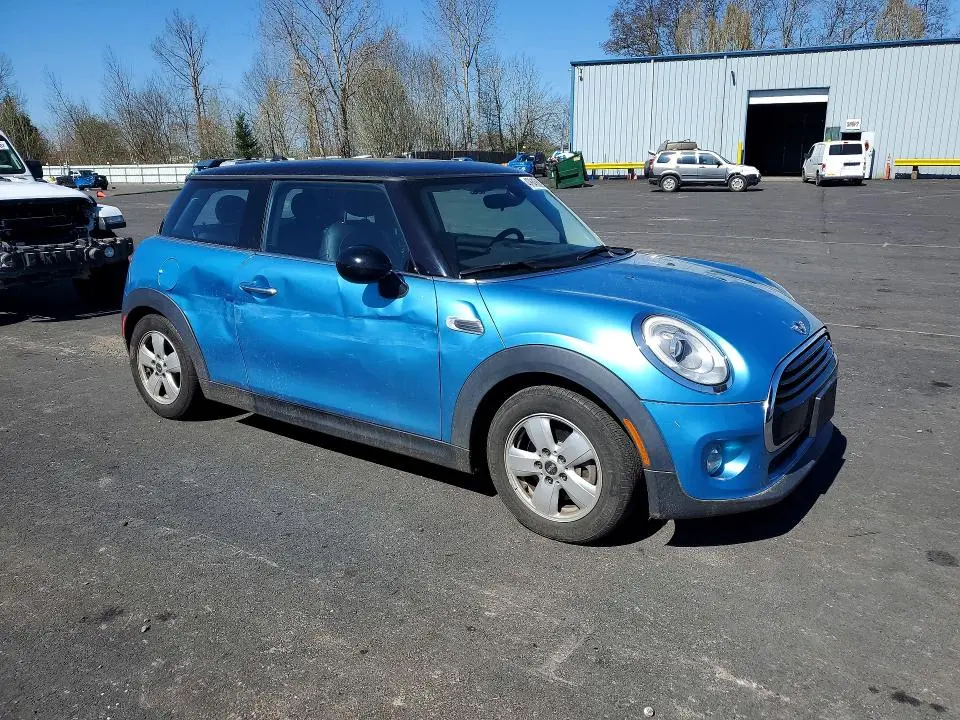 2016 MINI COOPER   