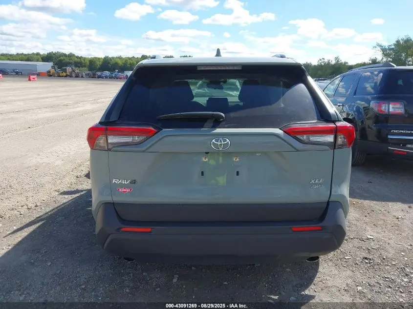 2022 TOYOTA RAV4 XLE