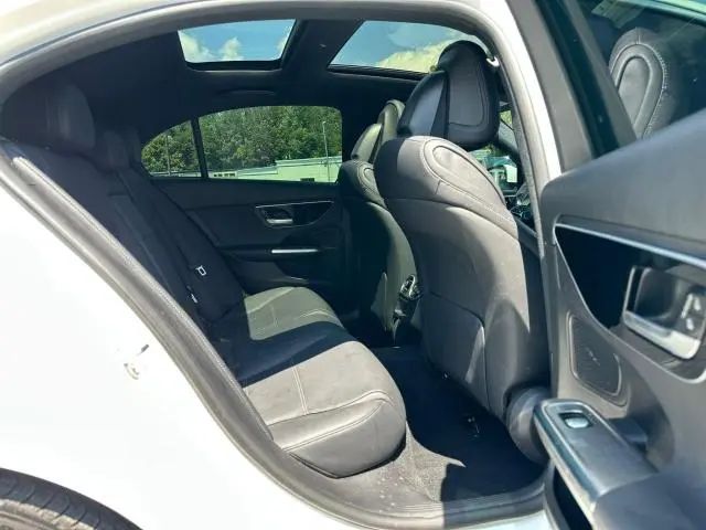 2023 MERCEDES-BENZ C 300  
