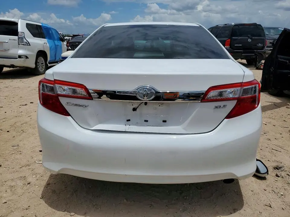 2012 TOYOTA CAMRY XLE  