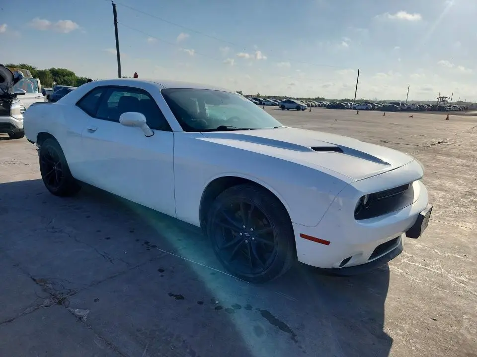 2018 DODGE CHALLENGER SXT  