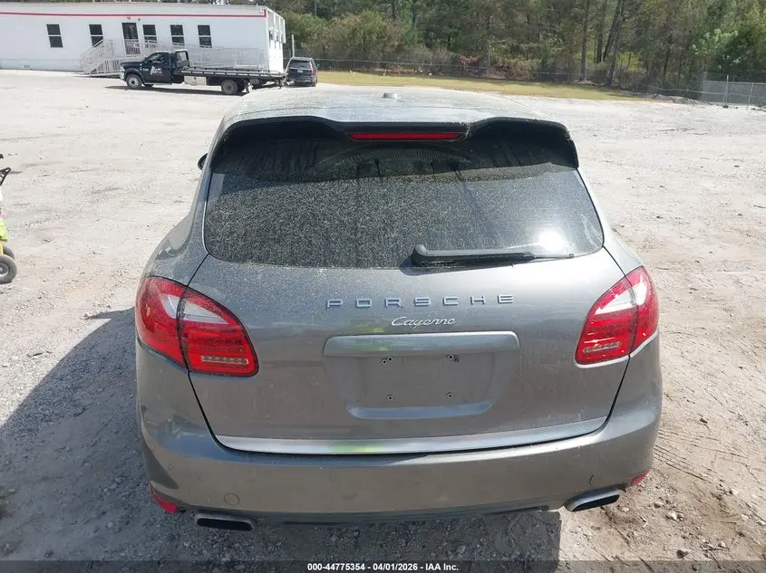 2013 PORSCHE CAYENNE  