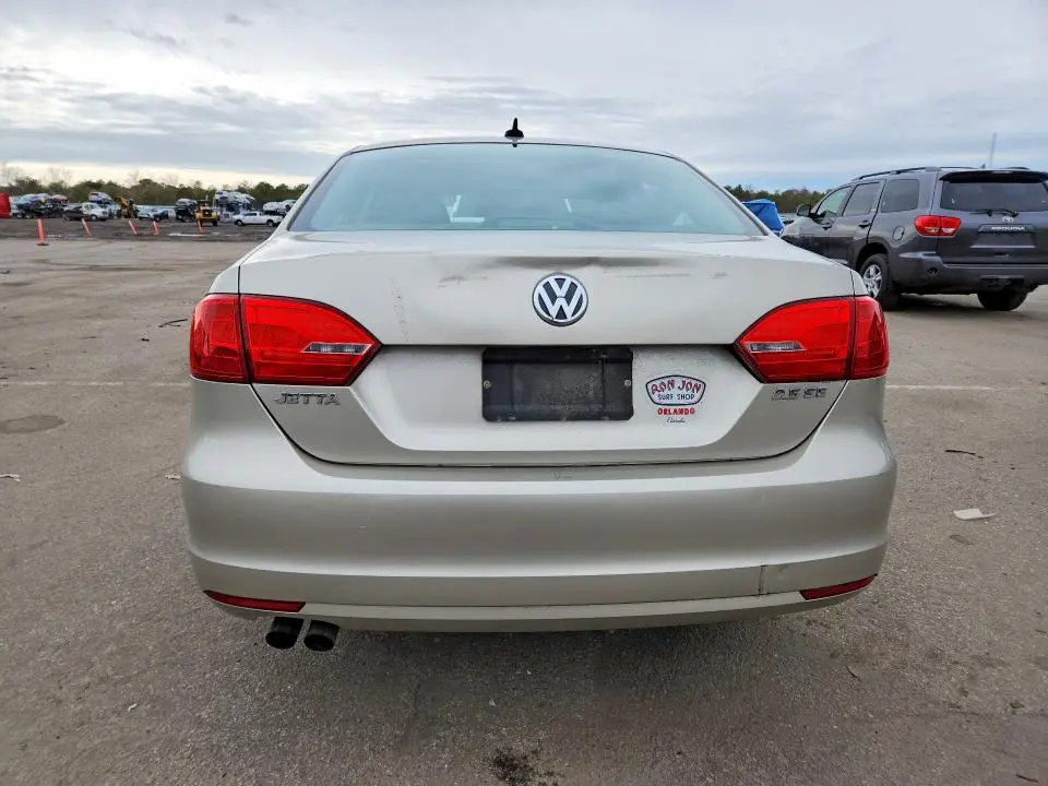 2012 VOLKSWAGEN JETTA SE  