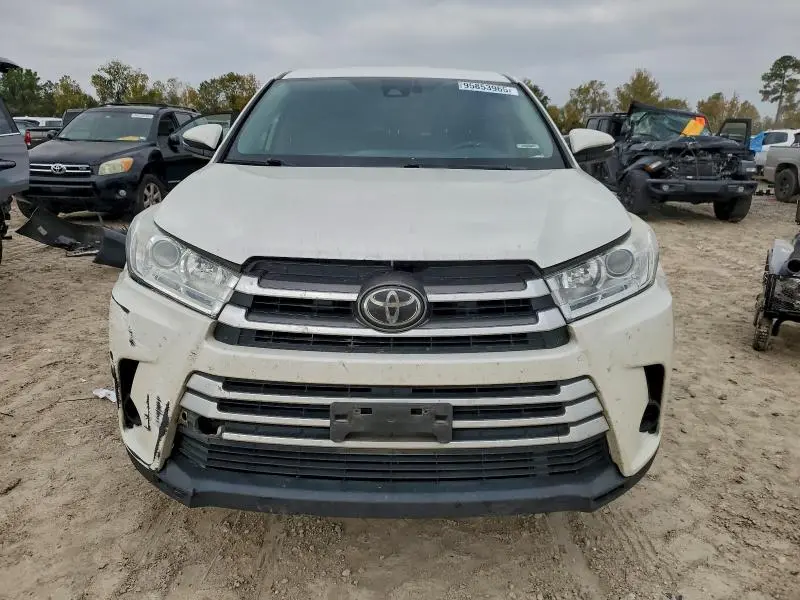2017 TOYOTA HIGHLANDER LE  