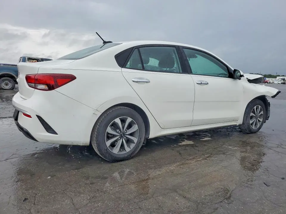 2022 KIA RIO S  