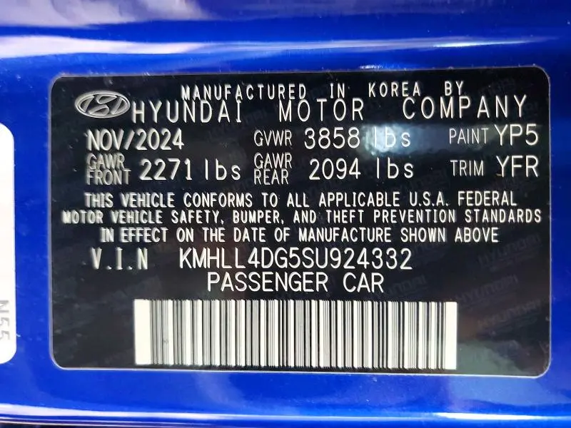 2025 HYUNDAI ELANTRA SE  