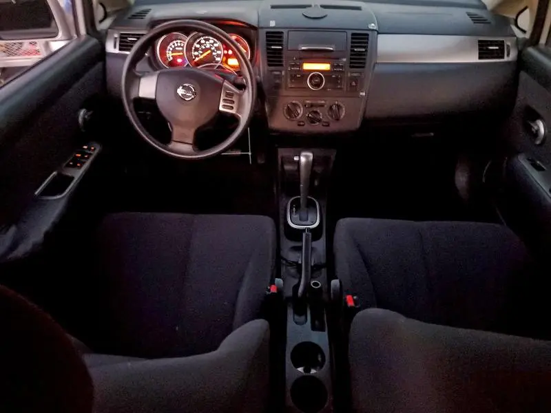 2010 NISSAN VERSA S  
