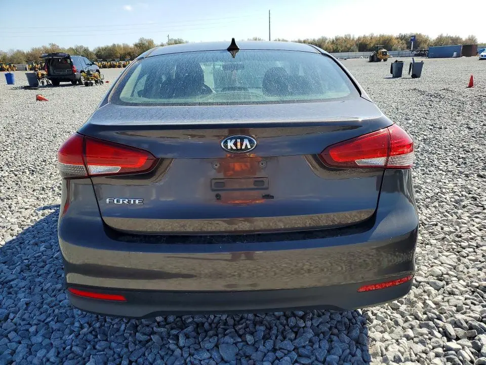 2018 KIA FORTE LX  