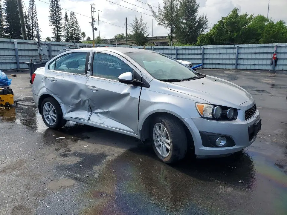 2013 CHEVROLET SONIC LT  