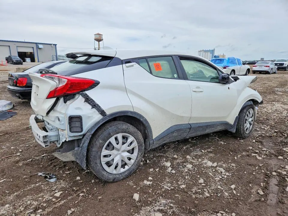 2021 TOYOTA C-HR LE  