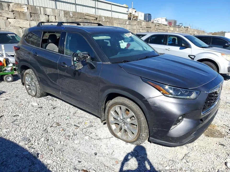 2022 TOYOTA HIGHLANDER LIMITED  