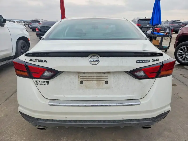 2022 NISSAN ALTIMA SR  