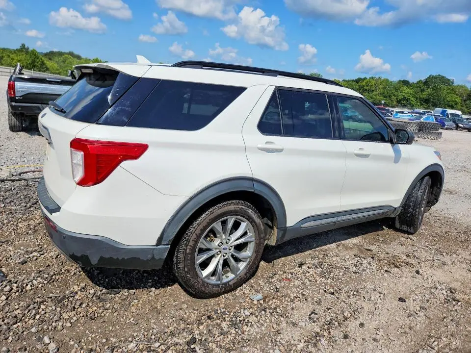 2022 FORD EXPLORER XLT  