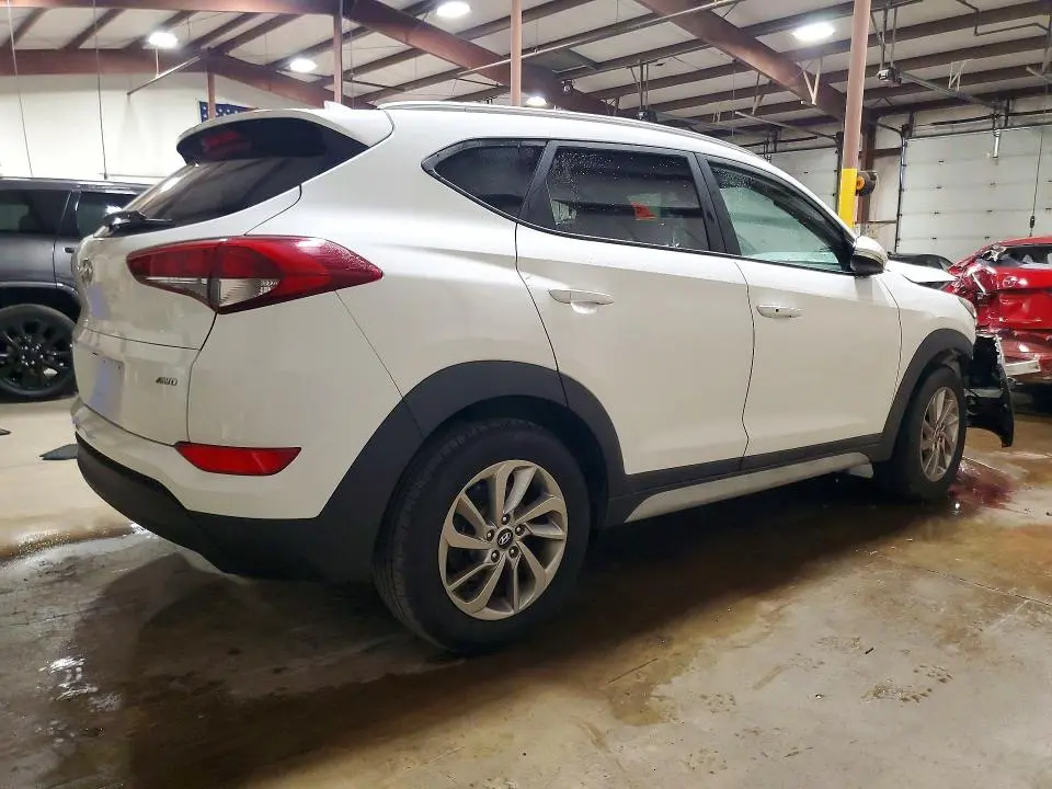 2017 HYUNDAI TUCSON SE PLUS  