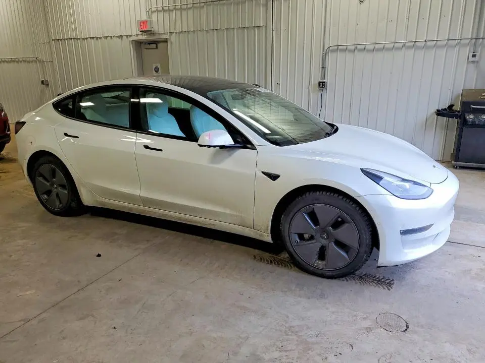 2021 TESLA MODEL 3   