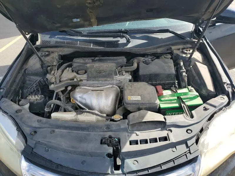 2016 TOYOTA CAMRY SE  