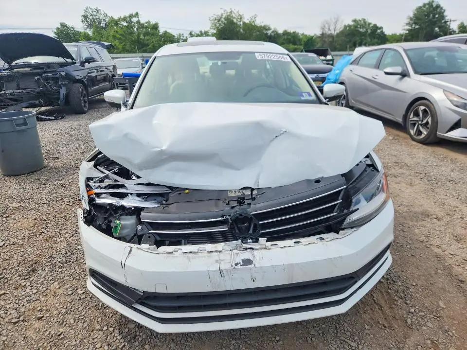 2017 VOLKSWAGEN JETTA SE  