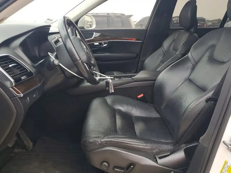 2016 VOLVO XC90 T6  