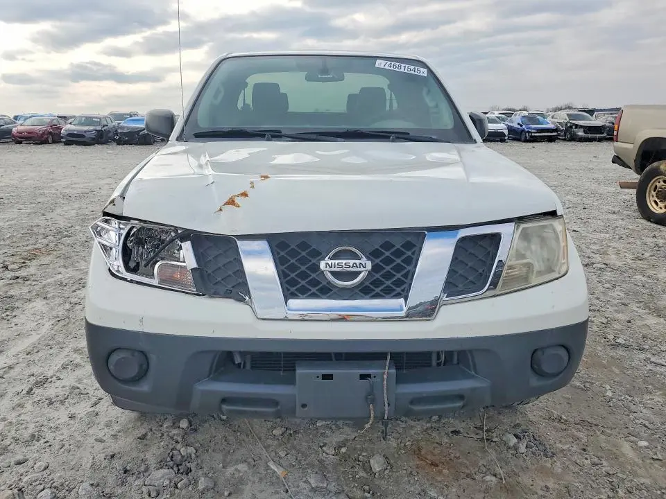 2013 NISSAN FRONTIER S  