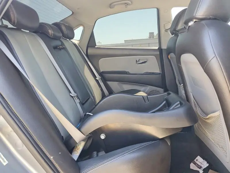 2010 HYUNDAI ELANTRA SE  